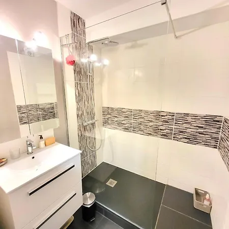 Apartament Refait A Neuf, Proche Et Commerces - Fr-1-92-951